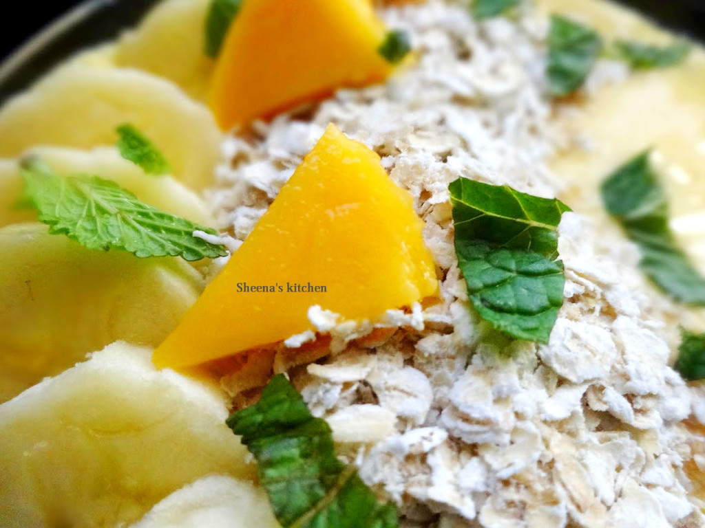 Mango smoothie bowl -Oats